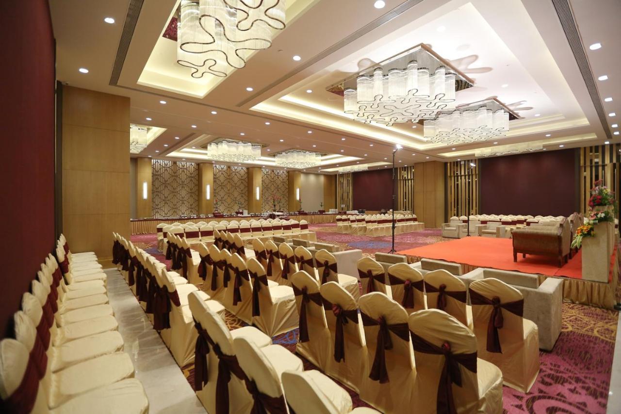 The Imperial Palace Rajkot Luaran gambar